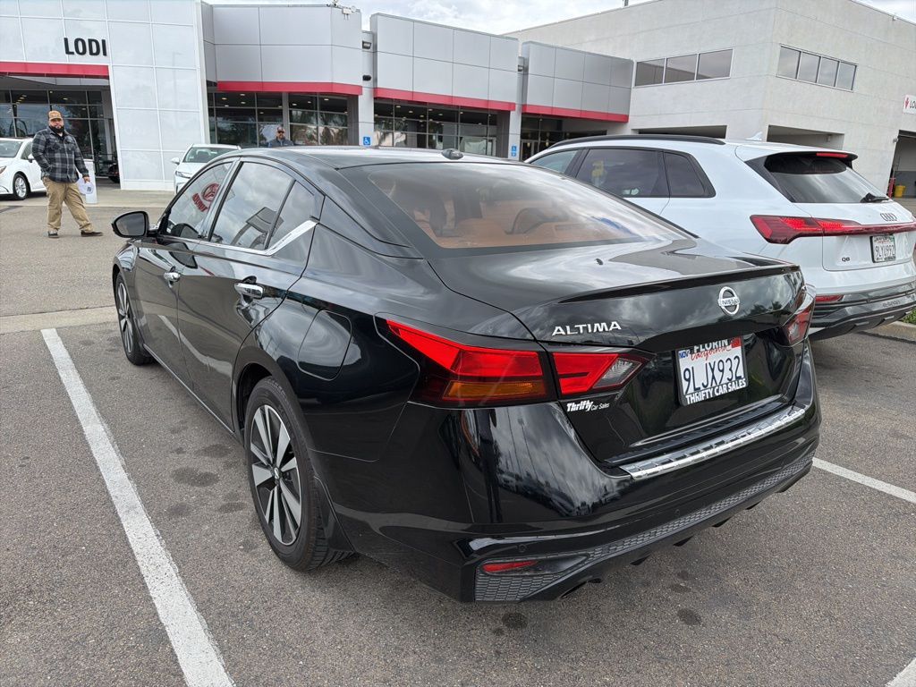 2020 Nissan Altima 2.5 SV photo 5
