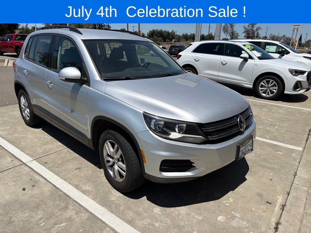 2016 Volkswagen Tiguan 2.0T S's photo