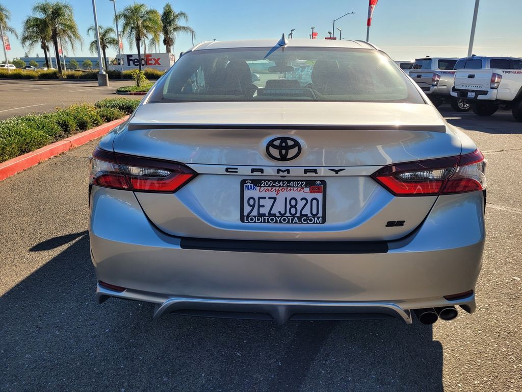 2023 Toyota Camry SE photo 4