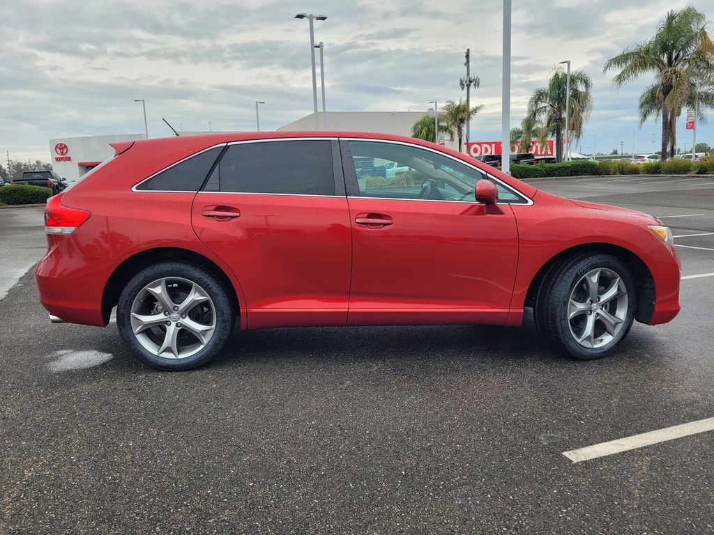 2012 Toyota Venza LE photo 2