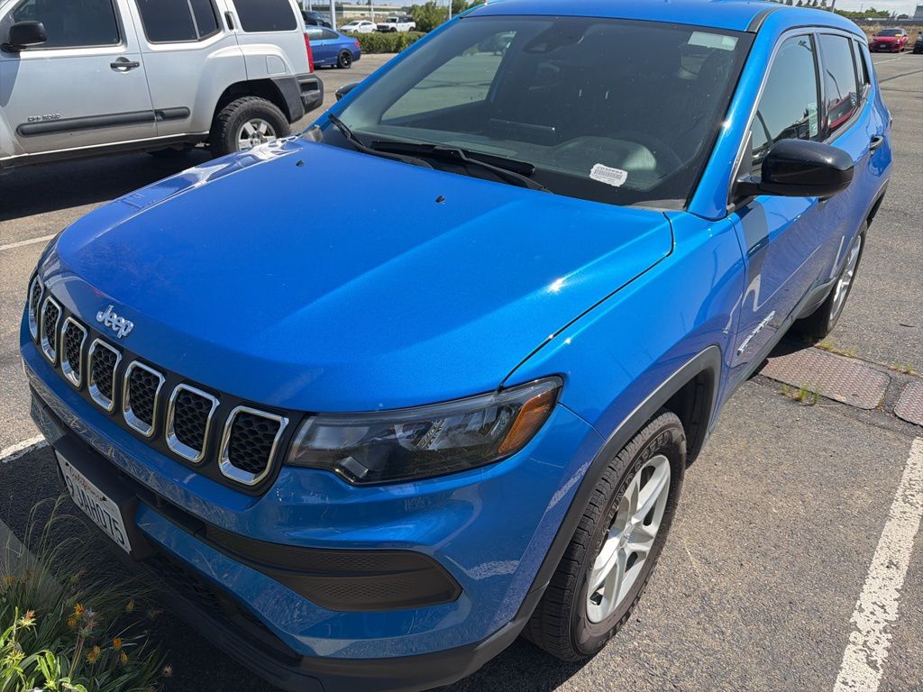 2023 Jeep Compass Sport photo 2