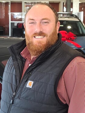 Staff member Mike Fagundes from ID_de349a4bf490