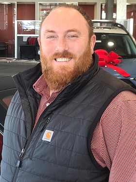 Staff member Mike Fagundes from ID_de349a4bf490