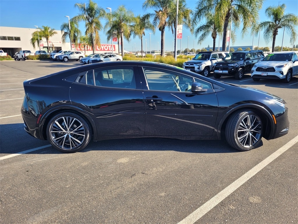 2024 Toyota Prius XLE photo 4