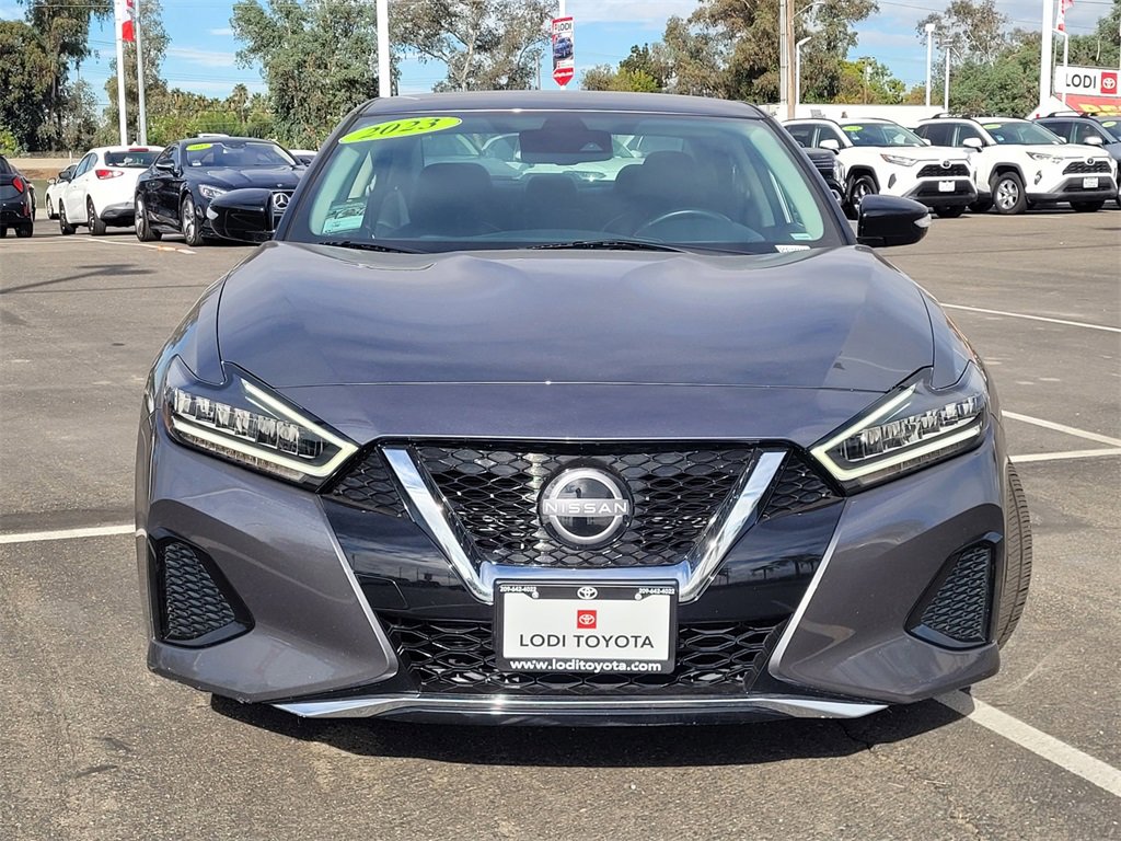 2023 Nissan Maxima SV photo 2