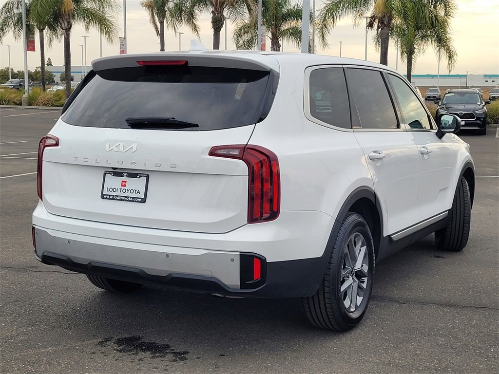 2024 Kia Telluride LX photo 4