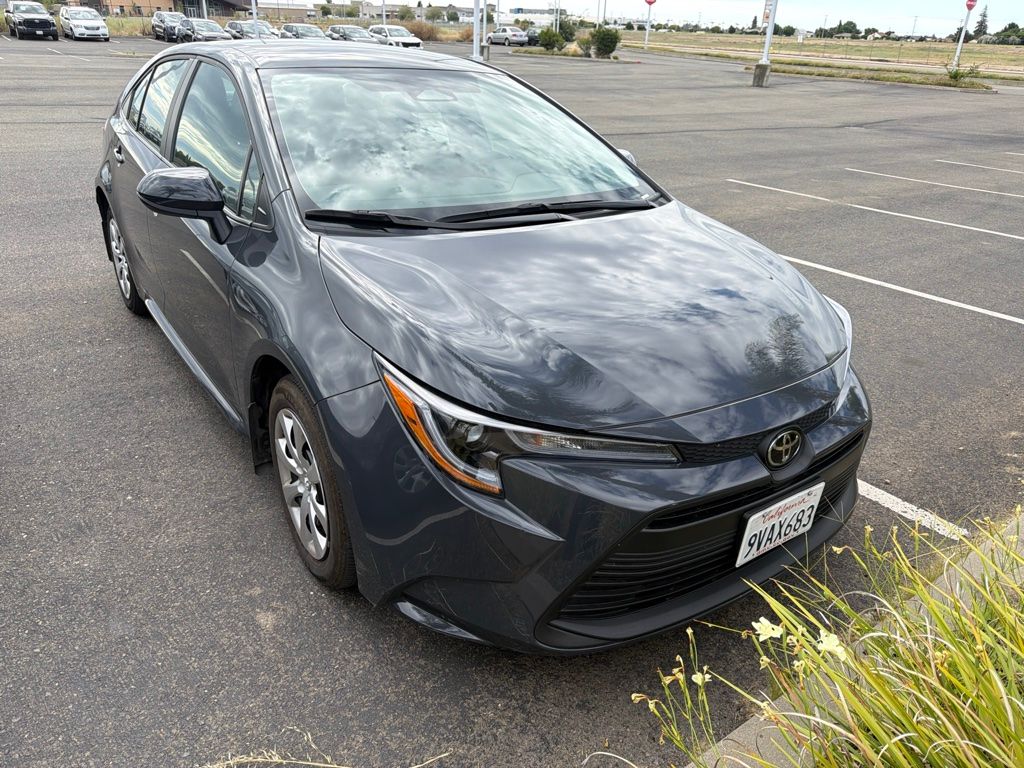 2025 Toyota Corolla LE CVT's photo