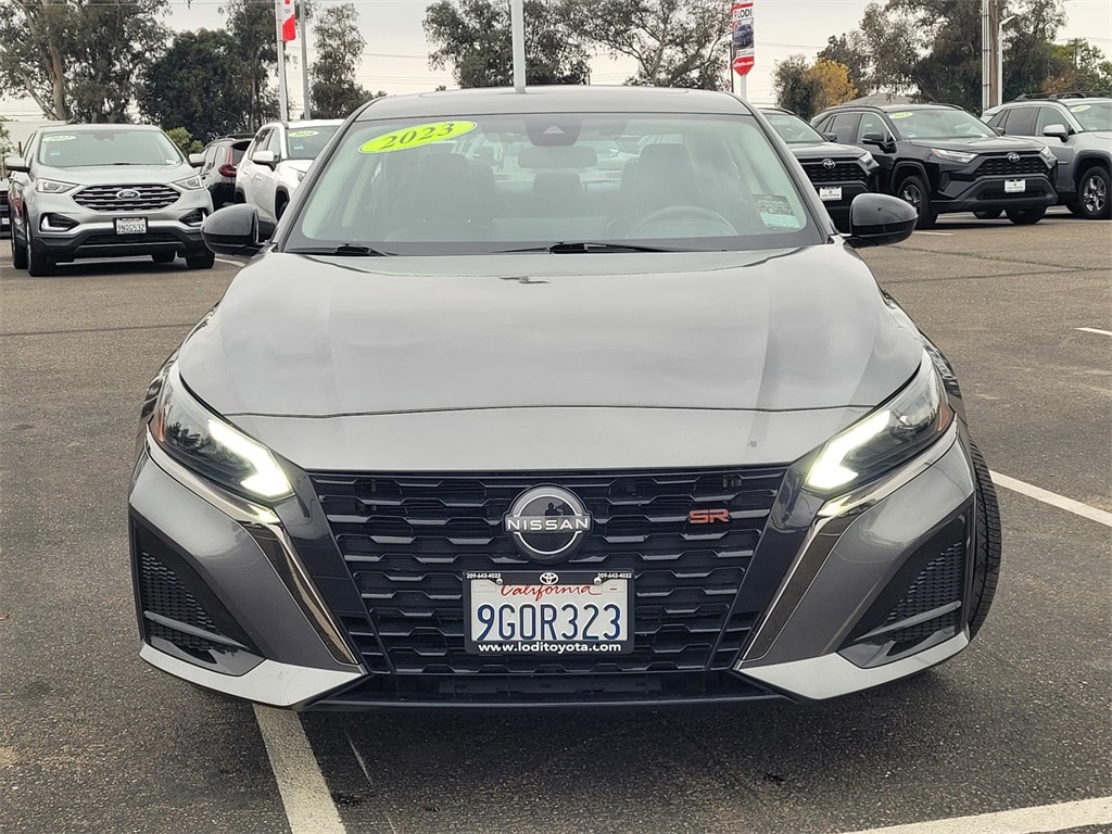 2023 Nissan Altima 2.5 SR photo 2
