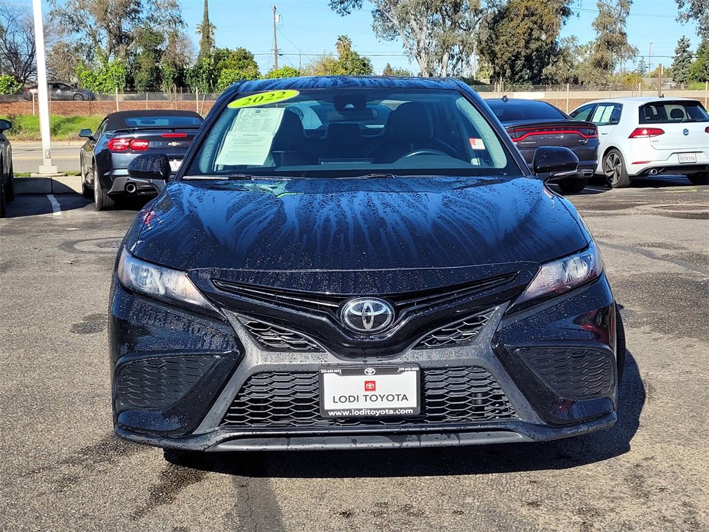 2023 Toyota Camry SE photo 2