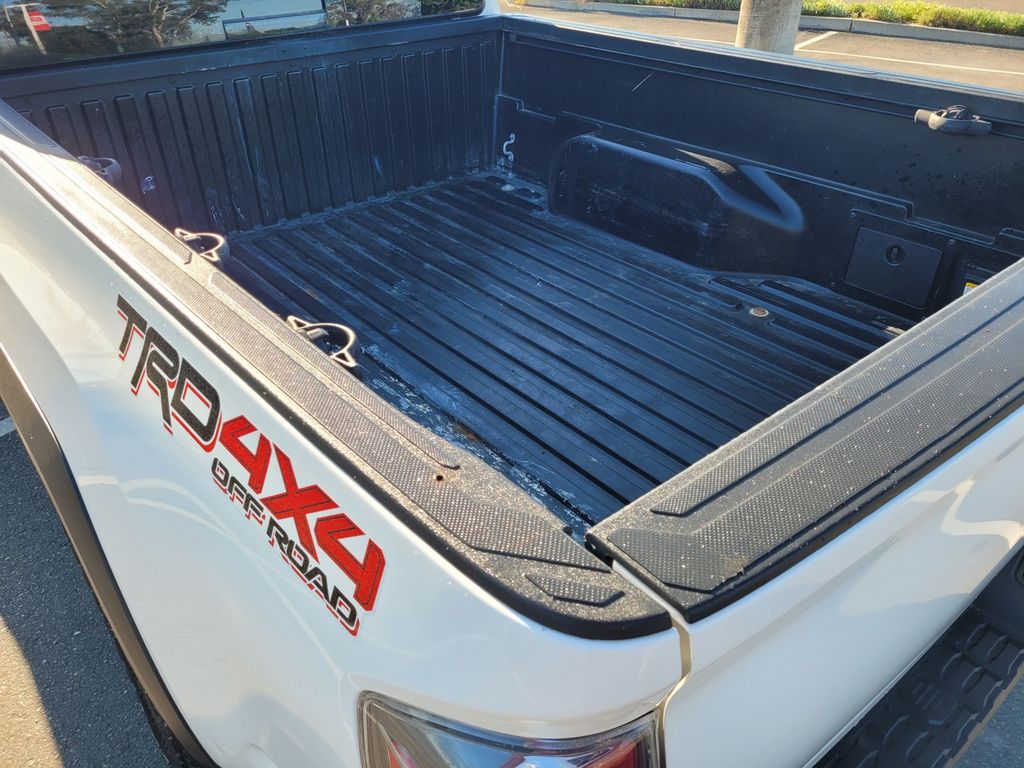 2023 Toyota Tacoma TRD Off-Road photo 3