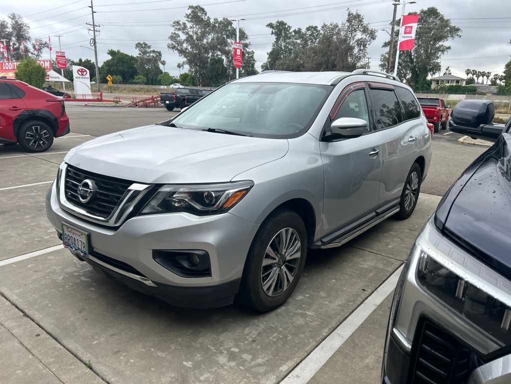 2019 Nissan Pathfinder SV
