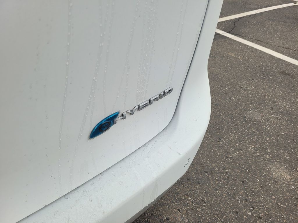 2024 Chrysler Pacifica Hybrid Select photo 5
