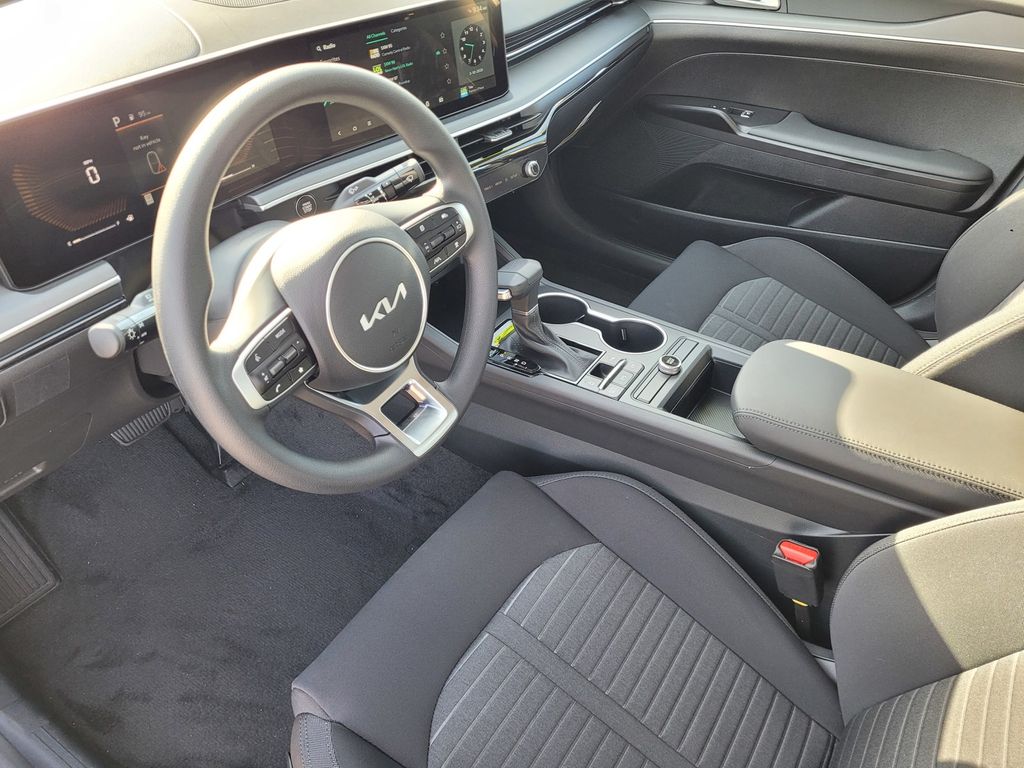 2026 Kia K5 LXS photo 3