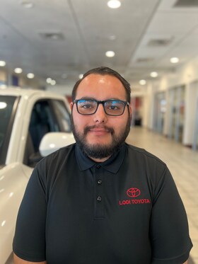 Staff member Jesus Santillian from ID_e59fbede8af4