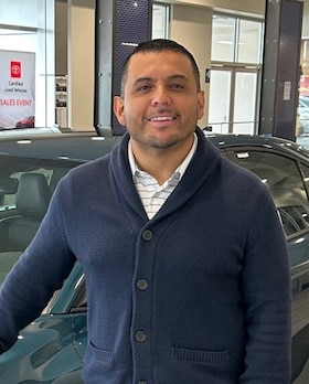 Staff member Eric Manzo from ID_154d72e55057