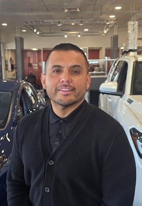 Staff member Eric Manzo from ID_de349a4bf490