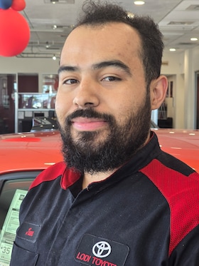 Staff member Juan Moreno from ID_e59fbede8af4