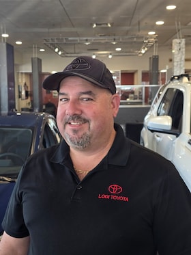 Staff member Hugo Romo from ID_666105e5c4df