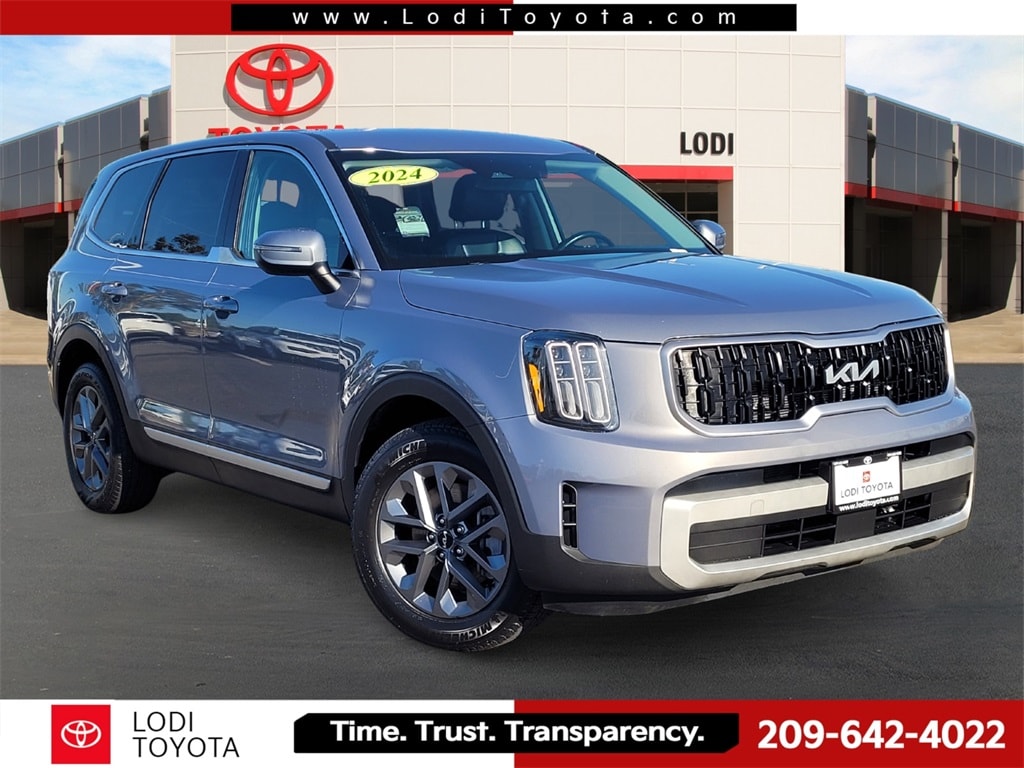 2024 Kia Telluride LX's photo