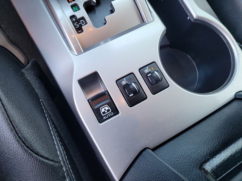 2022 Toyota 4Runner SR5 Premium - Photo 18