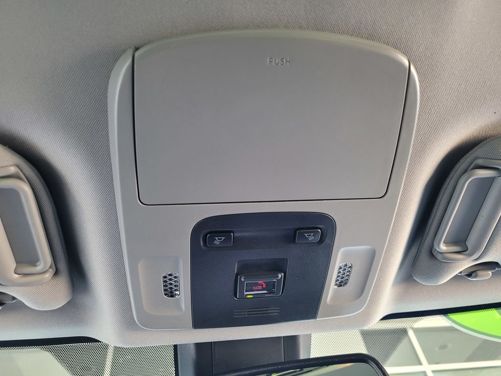 2023 Toyota Camry SE - Photo 20