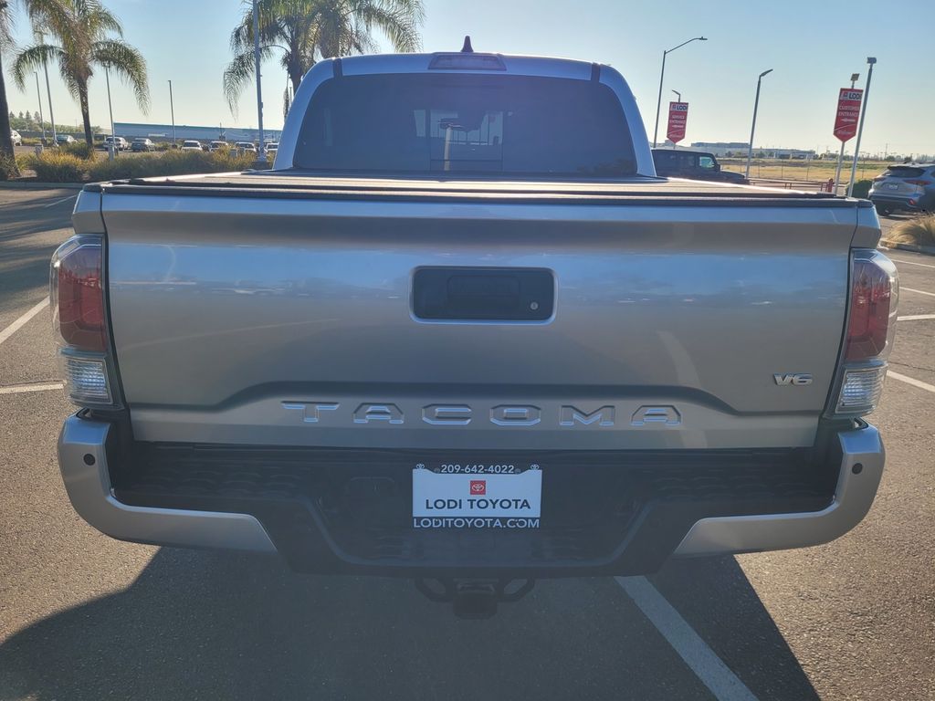 2023 Toyota Tacoma TRD Off-Road photo 4