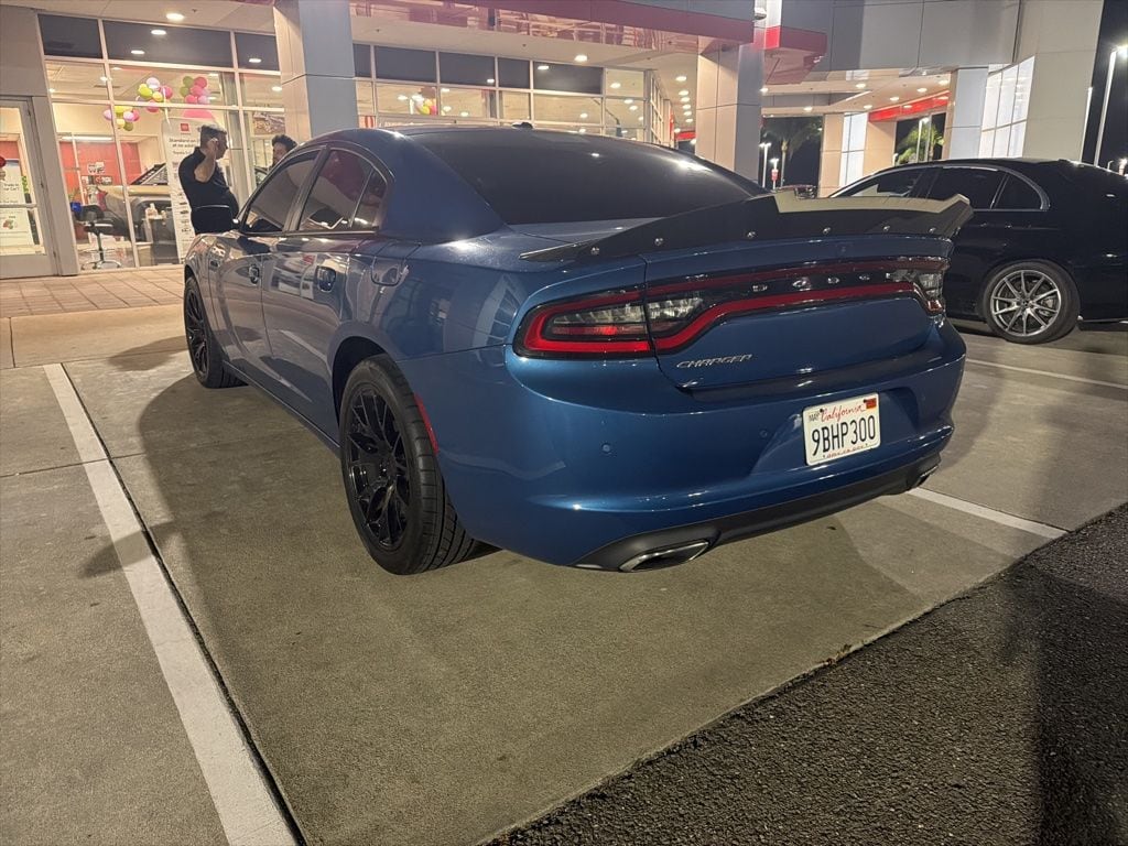 2022 Dodge Charger SXT photo 3