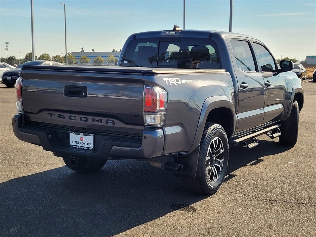 2020 Toyota Tacoma TRD Sport photo 4