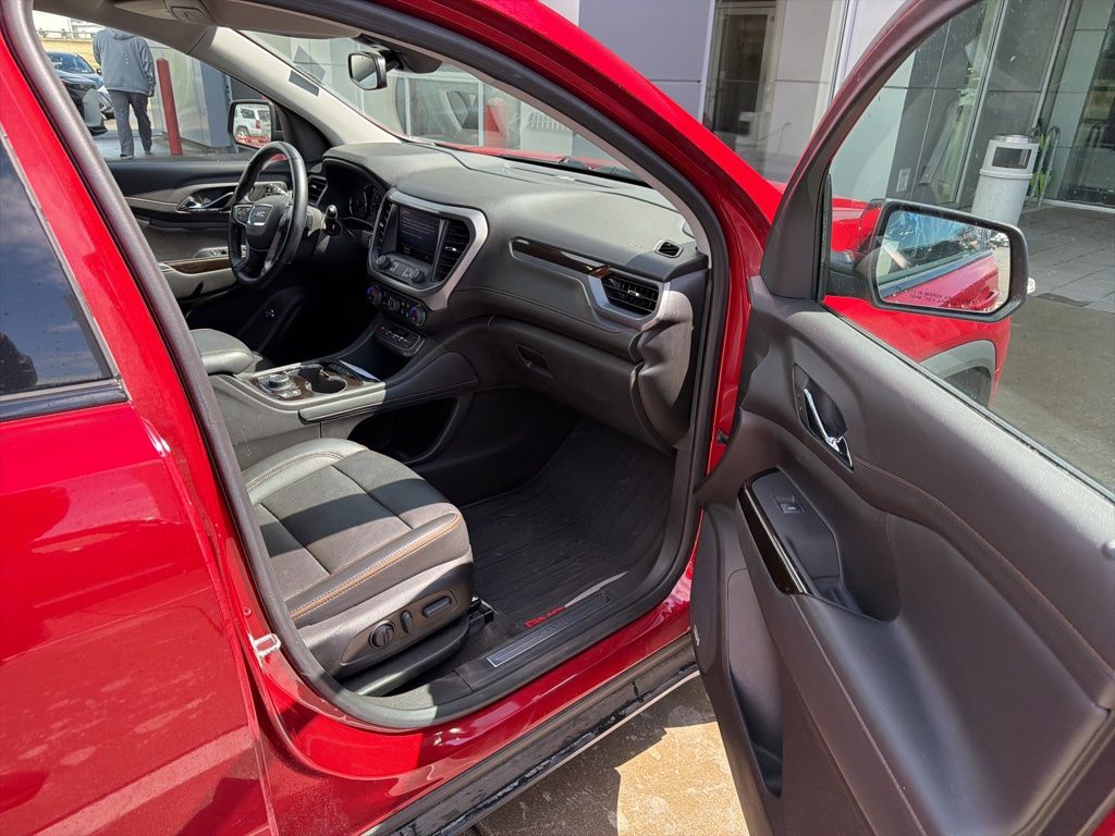 2023 GMC Acadia AT4 photo 6