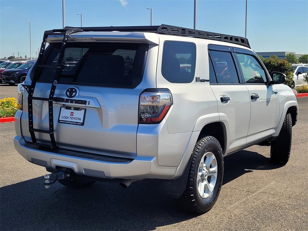 2020 Toyota 4Runner SR5 Premium photo 4