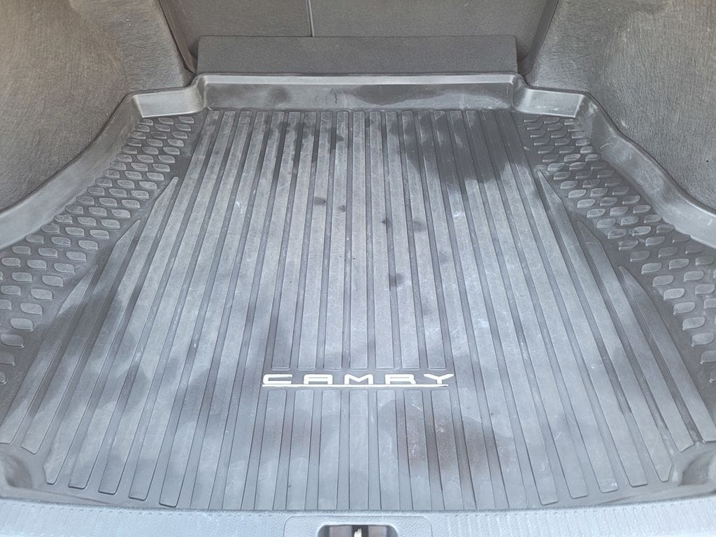 2023 Toyota Camry SE photo 6