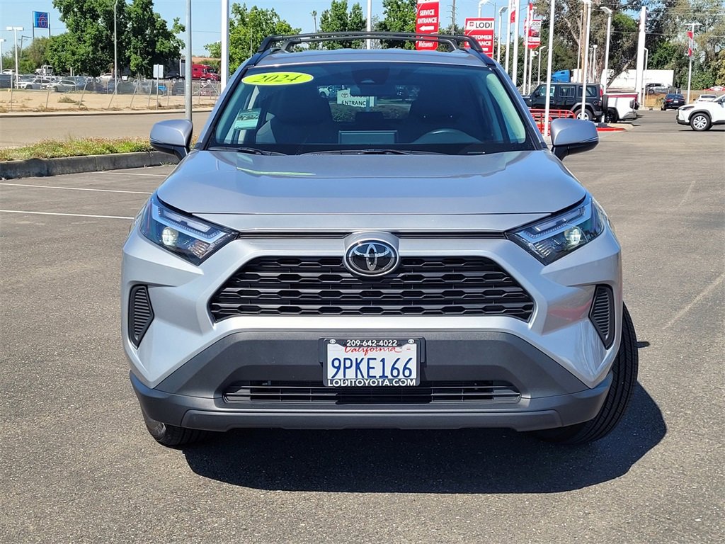 2024 Toyota RAV4 XLE photo 2