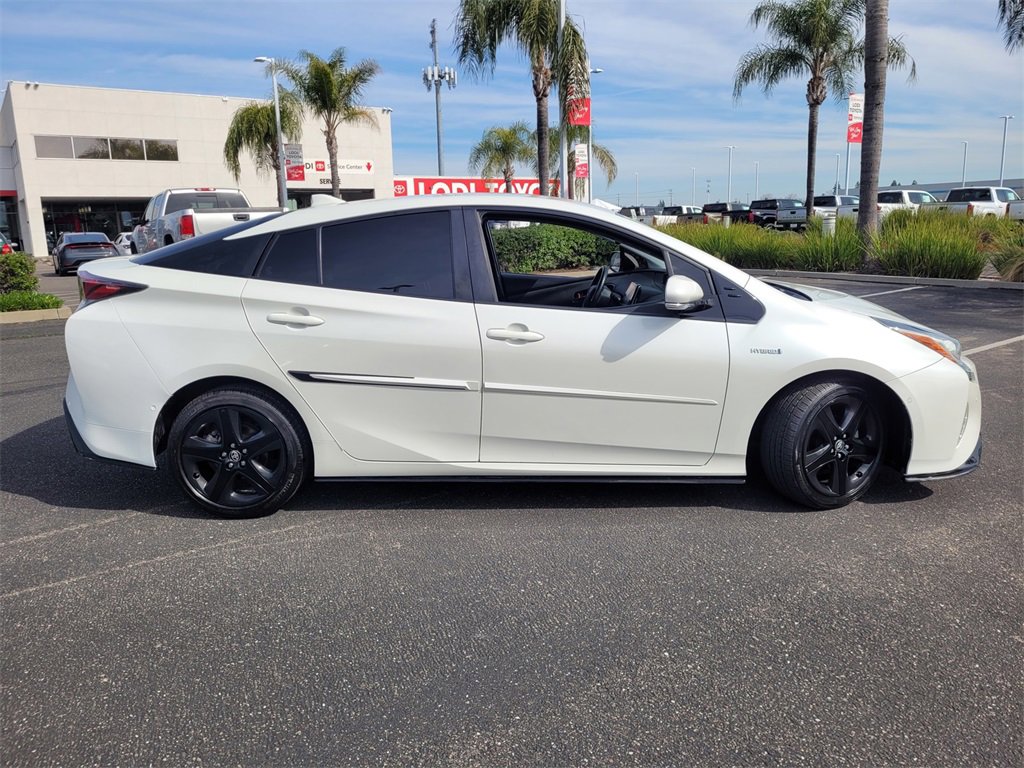 2018 Toyota Prius Four Touring photo 4