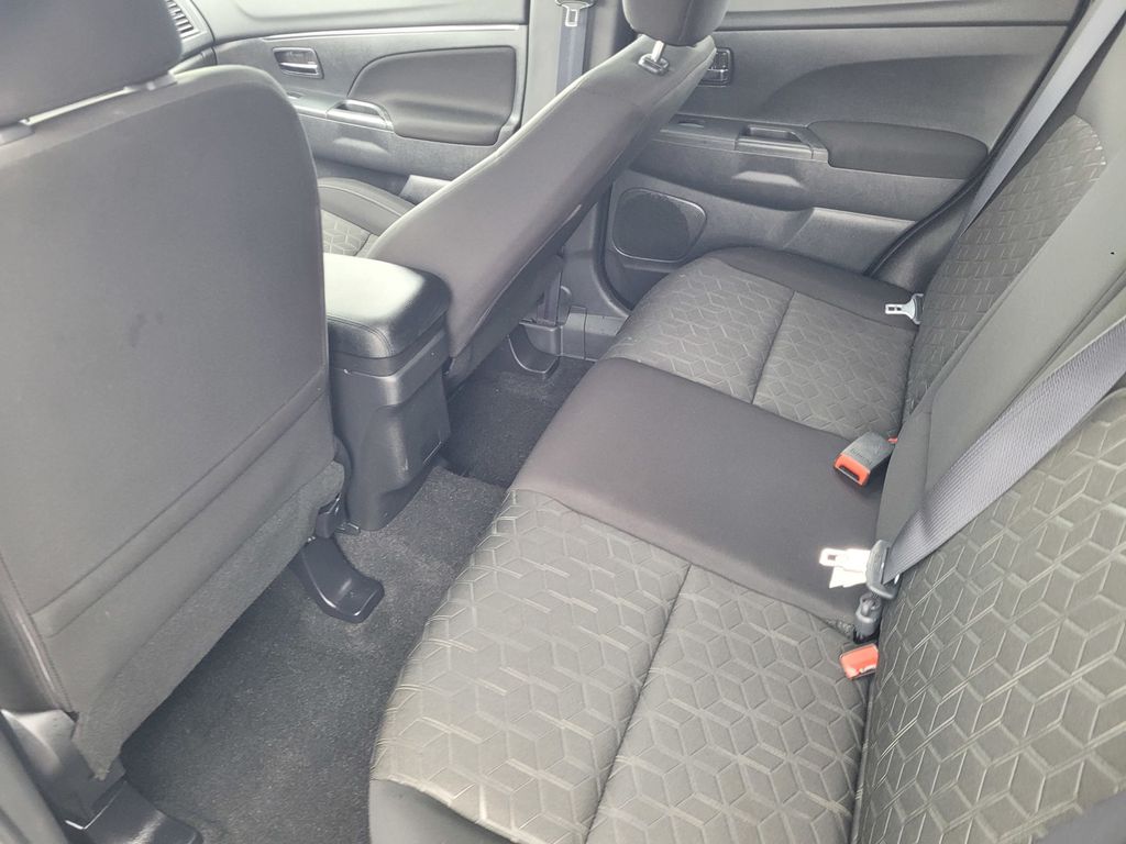 2024 Mitsubishi Outlander Sport 2.0 ES photo 3