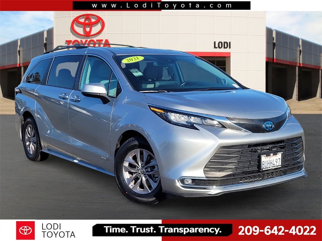 Used 2021 Toyota Sienna XLE Van