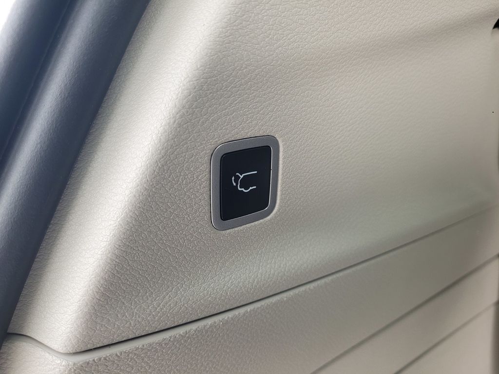 2024 Chrysler Pacifica Hybrid Select photo 3