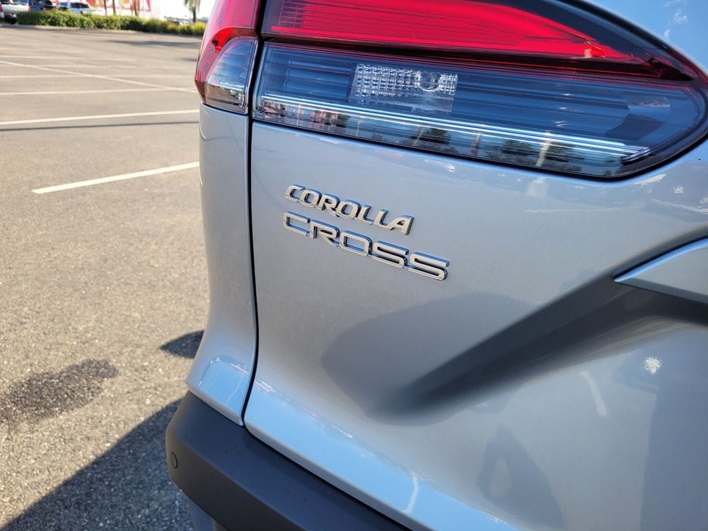 2026 Toyota Corolla Cross XLE photo 5