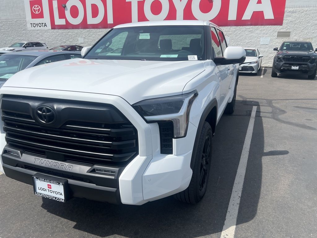2026 Toyota Tundra SR5 photo 2