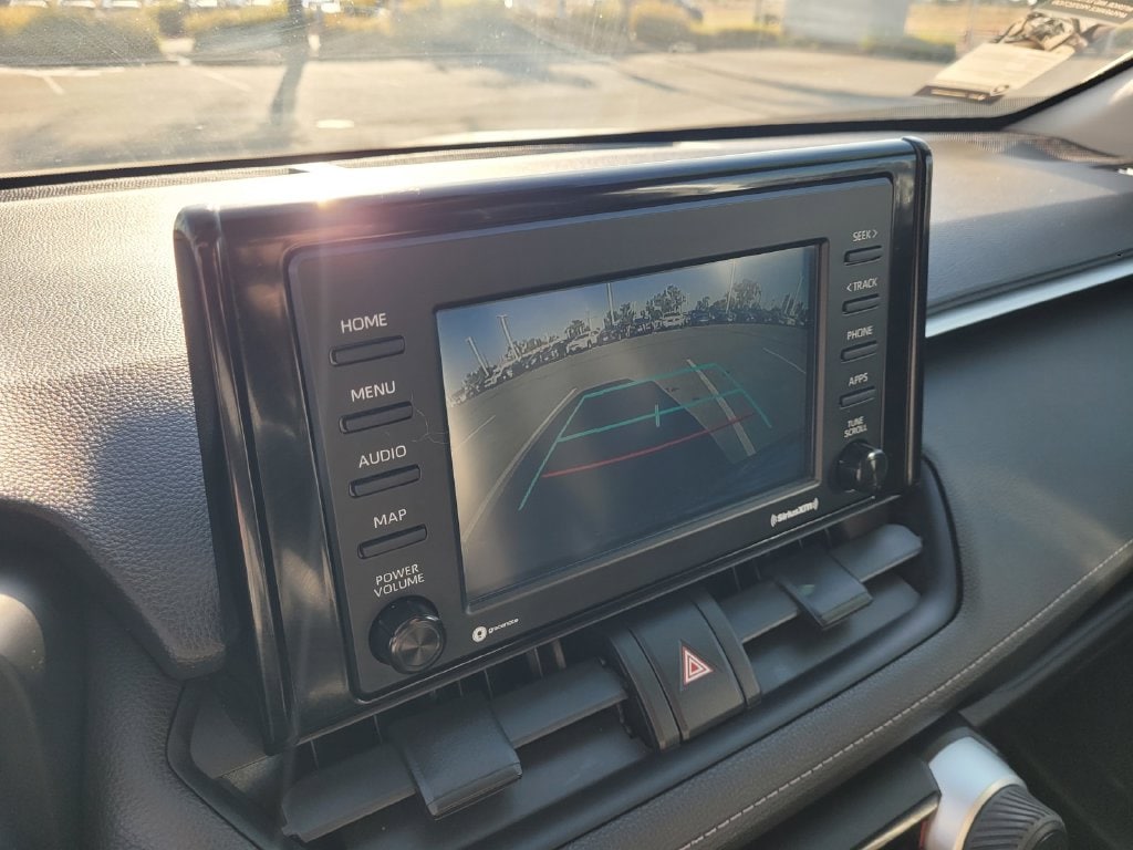 2021 Toyota RAV4 LE - Photo 14