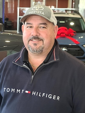 Staff member Hugo Romo from ID_666105e5c4df