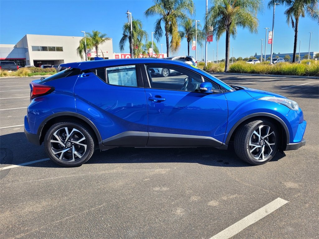 2018 Toyota C-HR XLE Premium photo 3