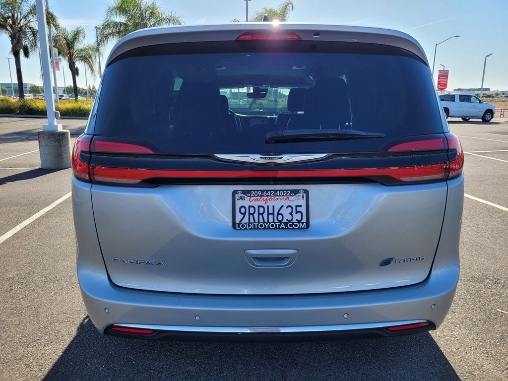 2023 Chrysler Pacifica Hybrid Touring L photo 4