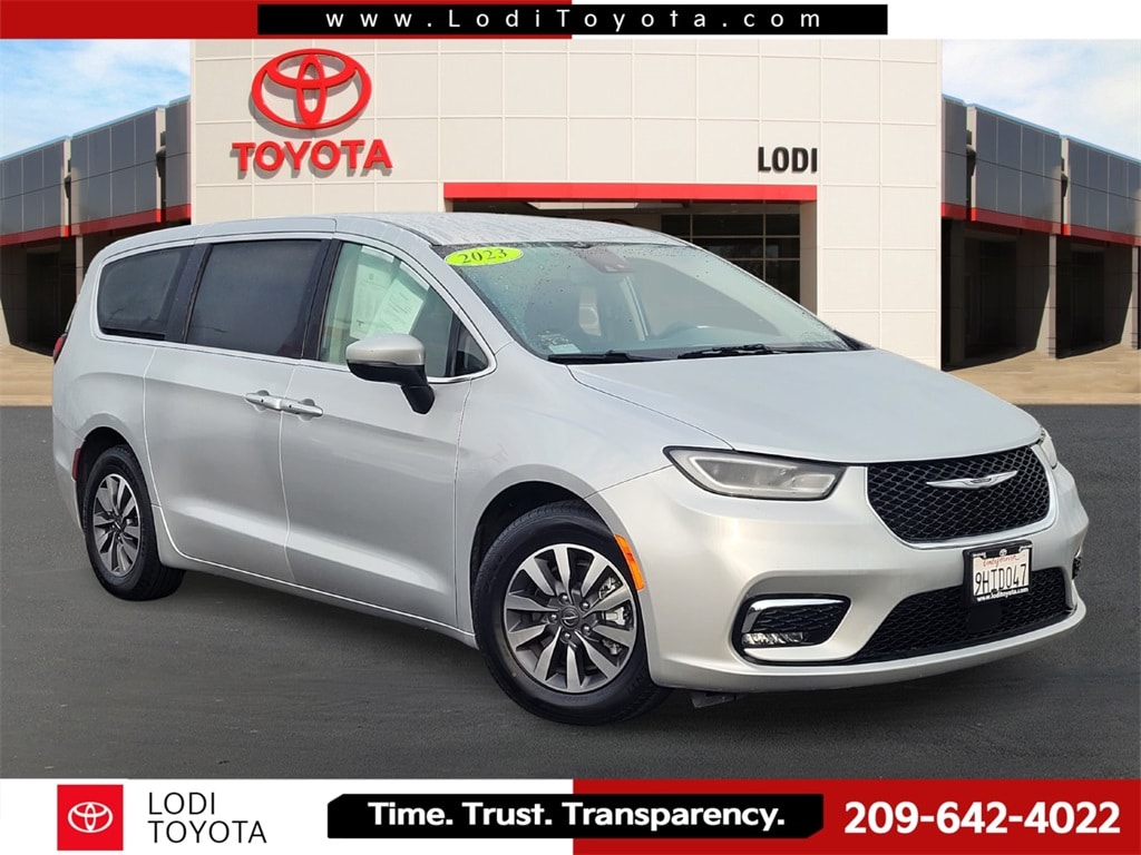 2023 Chrysler Pacifica Hybrid Touring L