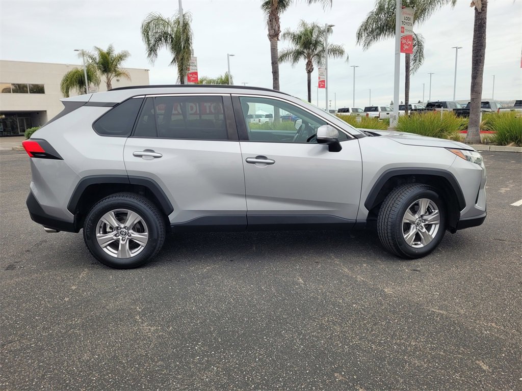 2022 Toyota RAV4 XLE photo 4