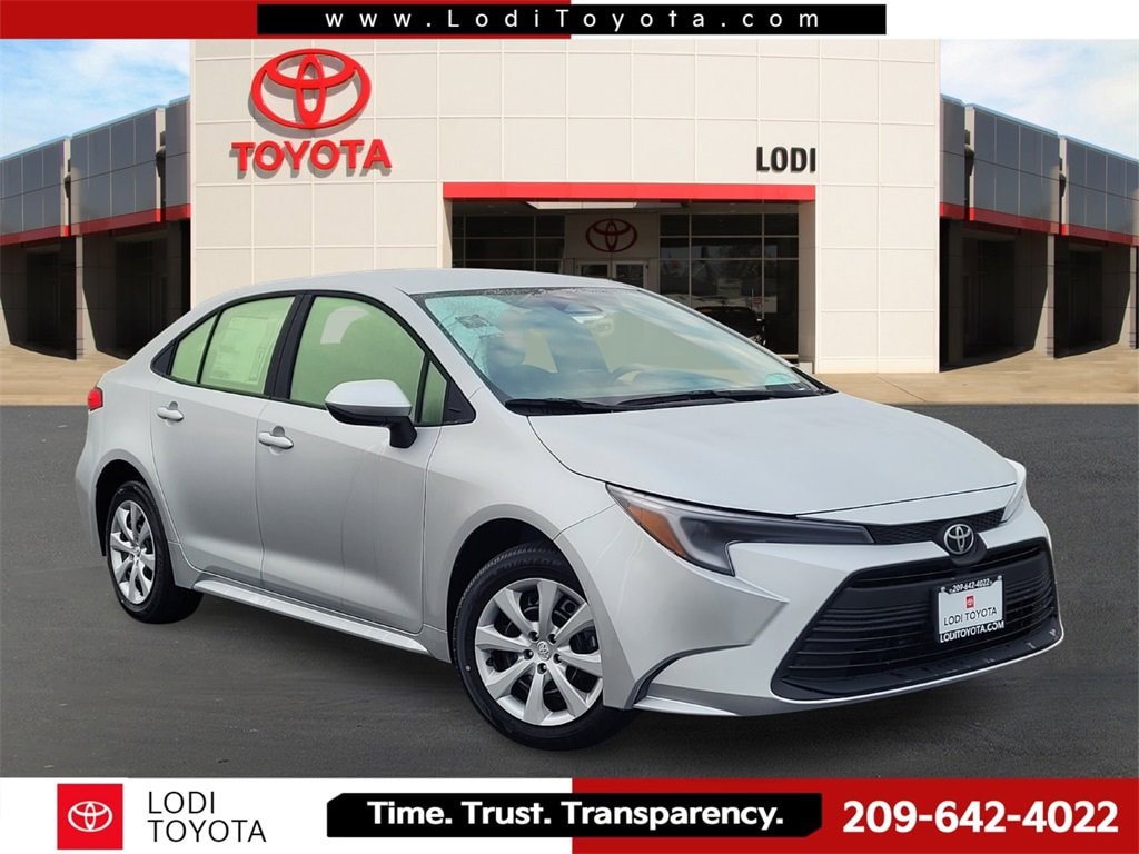 2026 Toyota Corolla LE's photo