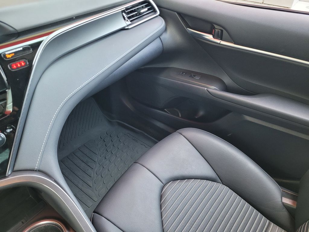 2023 Toyota Camry SE - Photo 11