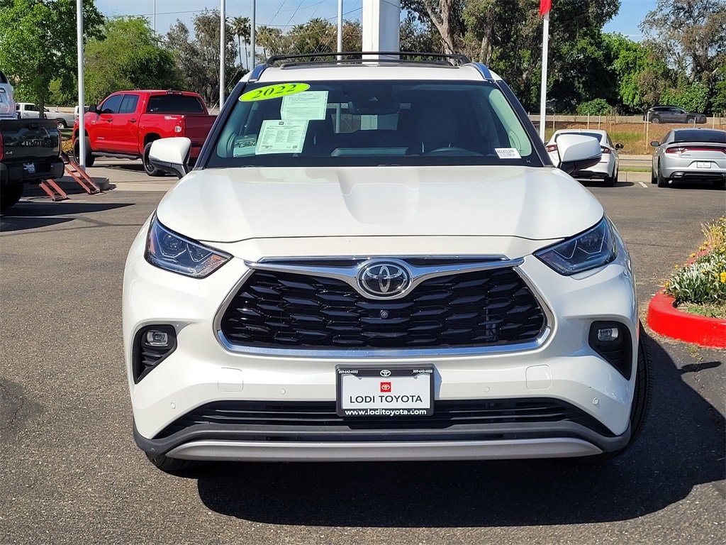 Used 2022 Toyota Highlander Platinum with VIN 5TDFZRAH9NS143137 for sale in Lodi, CA