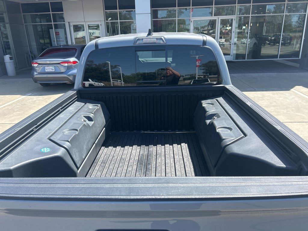2021 Toyota Tacoma SR5 photo 6
