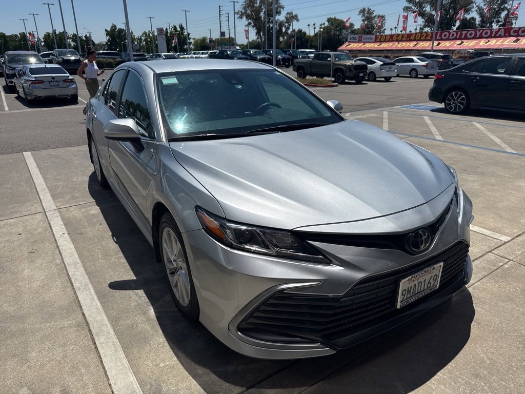 2024 Toyota Camry LE photo 3