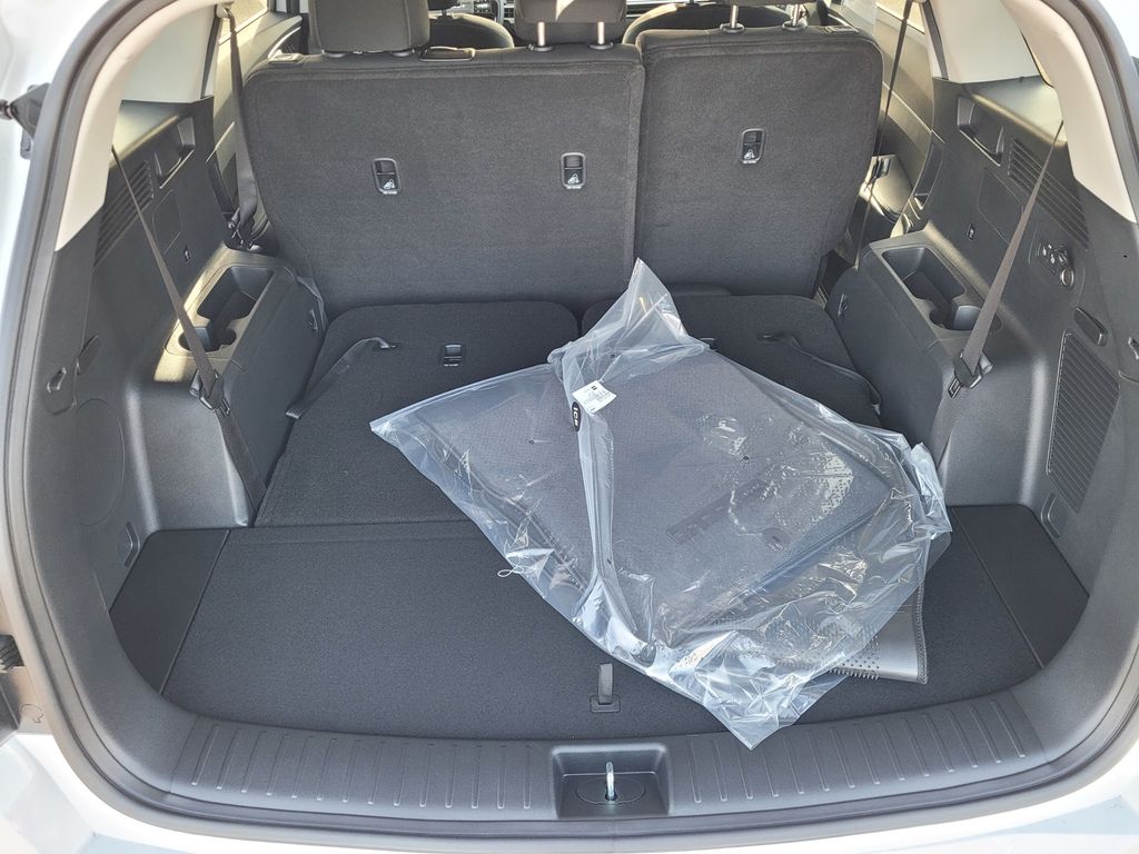 2026 Kia Sorento LX photo 6